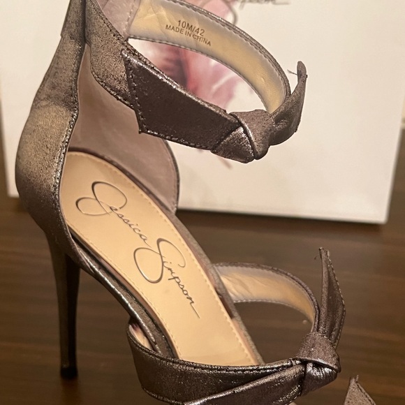 Jessica Simpson gray metal color, ankle strap, open toe heel size 10. - Picture 2 of 6